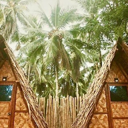 "Triangle Hut" Camp Fuego Siargao Hotel Catangnan Buitenkant foto