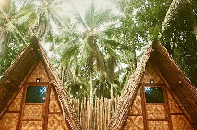 "Triangle Hut" Camp Fuego Siargao Hotel Catangnan Buitenkant foto