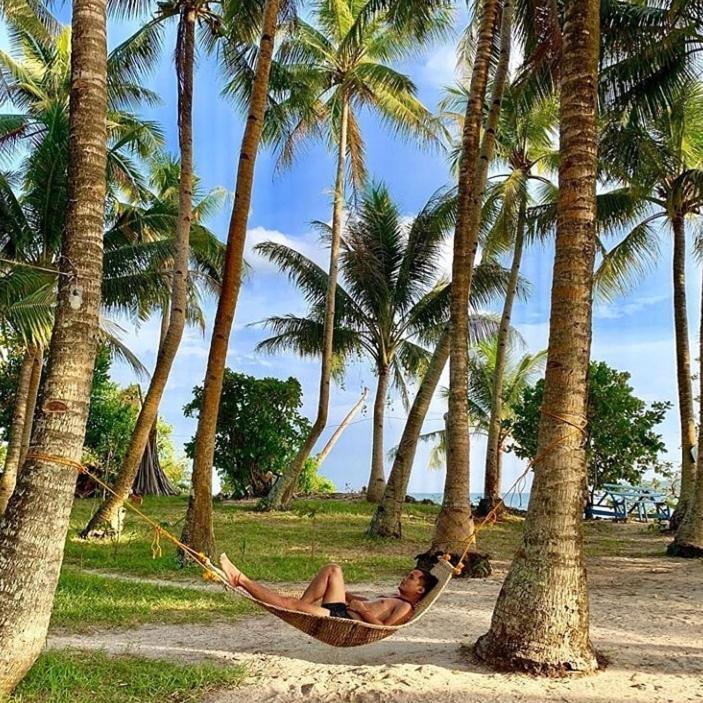 "Triangle Hut" Camp Fuego Siargao Hotel Catangnan Buitenkant foto