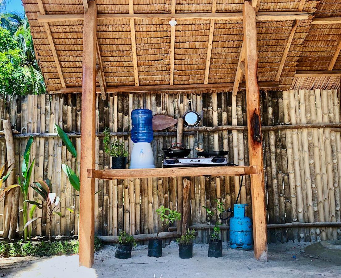 "Triangle Hut" Camp Fuego Siargao Hotel Catangnan Buitenkant foto