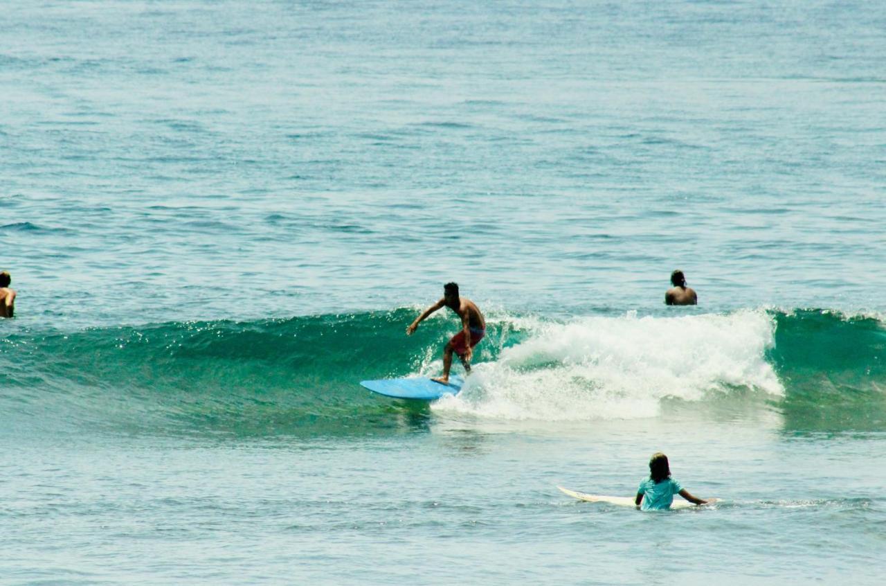 "Triangle Hut" Camp Fuego Siargao Hotel Catangnan Buitenkant foto